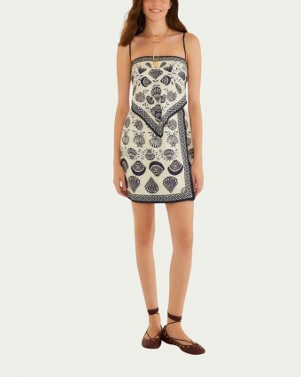 Vestido Curto Estampado Sonho de Concha Farm Bege em Viscose com Amarração nas Costas