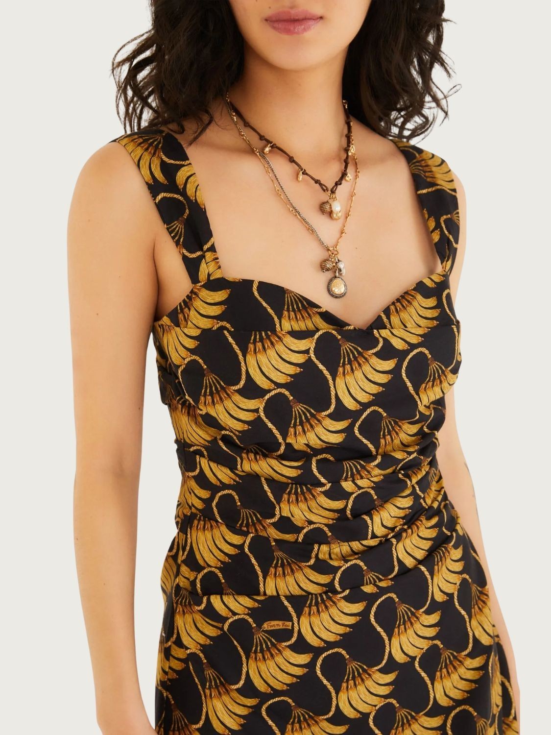 Vestido Curto Banana Tassel Mini