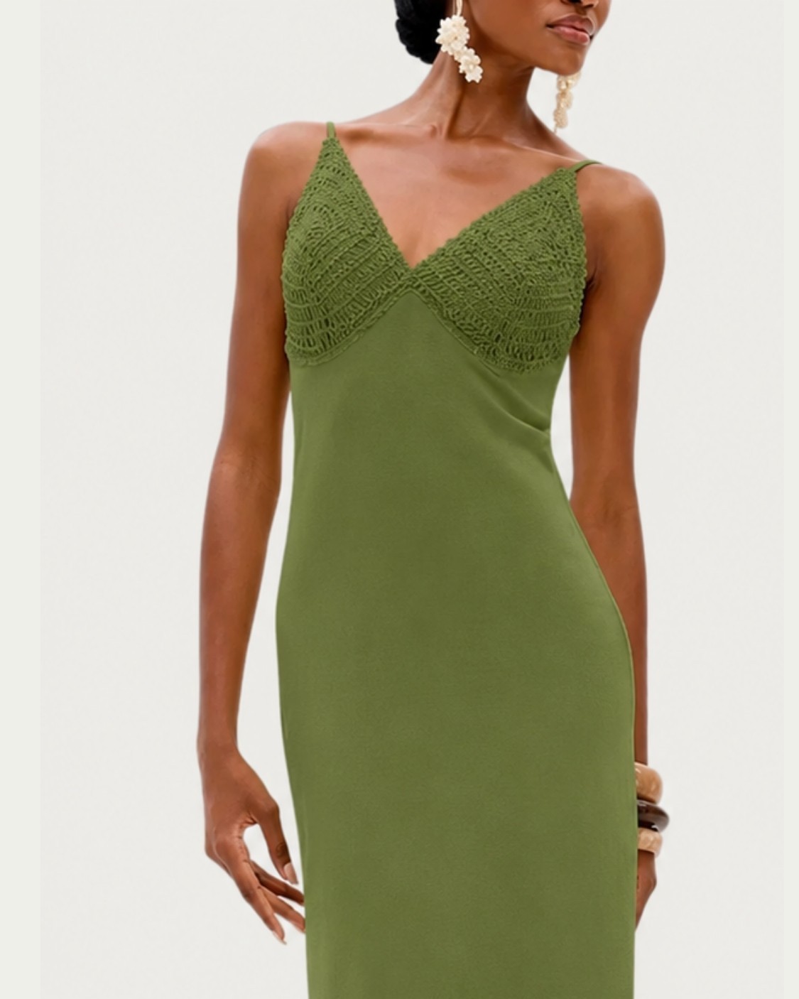 Vestido Longo Verde Lança Perfume em Viscose Decote V com Alças Crochet